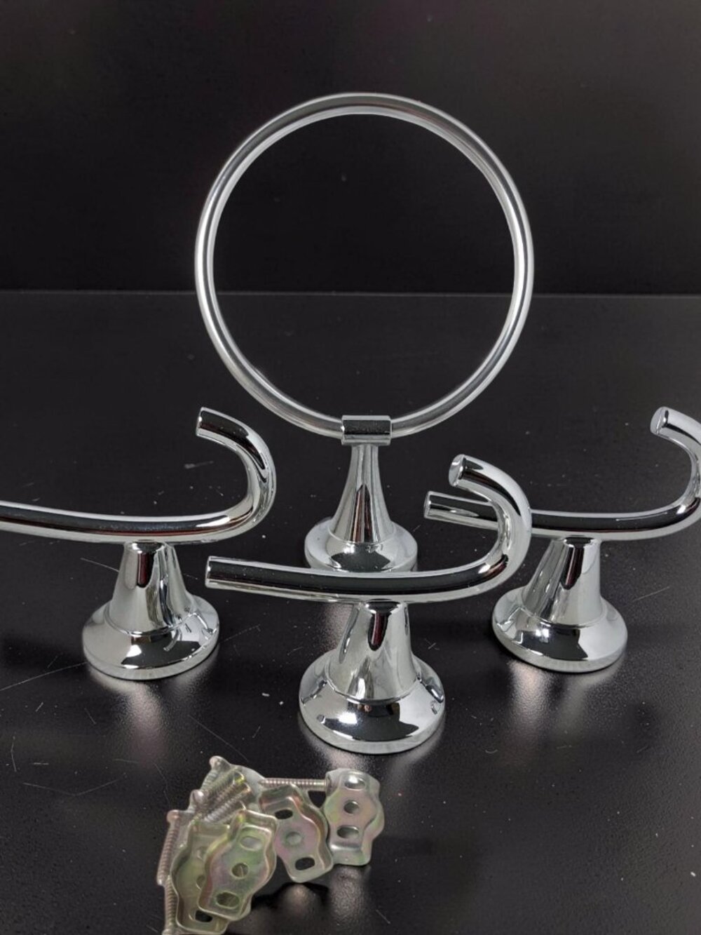 Vintage Chrome Bathroom Towel,Wash Rags Set of 4 With Mounting Hardware